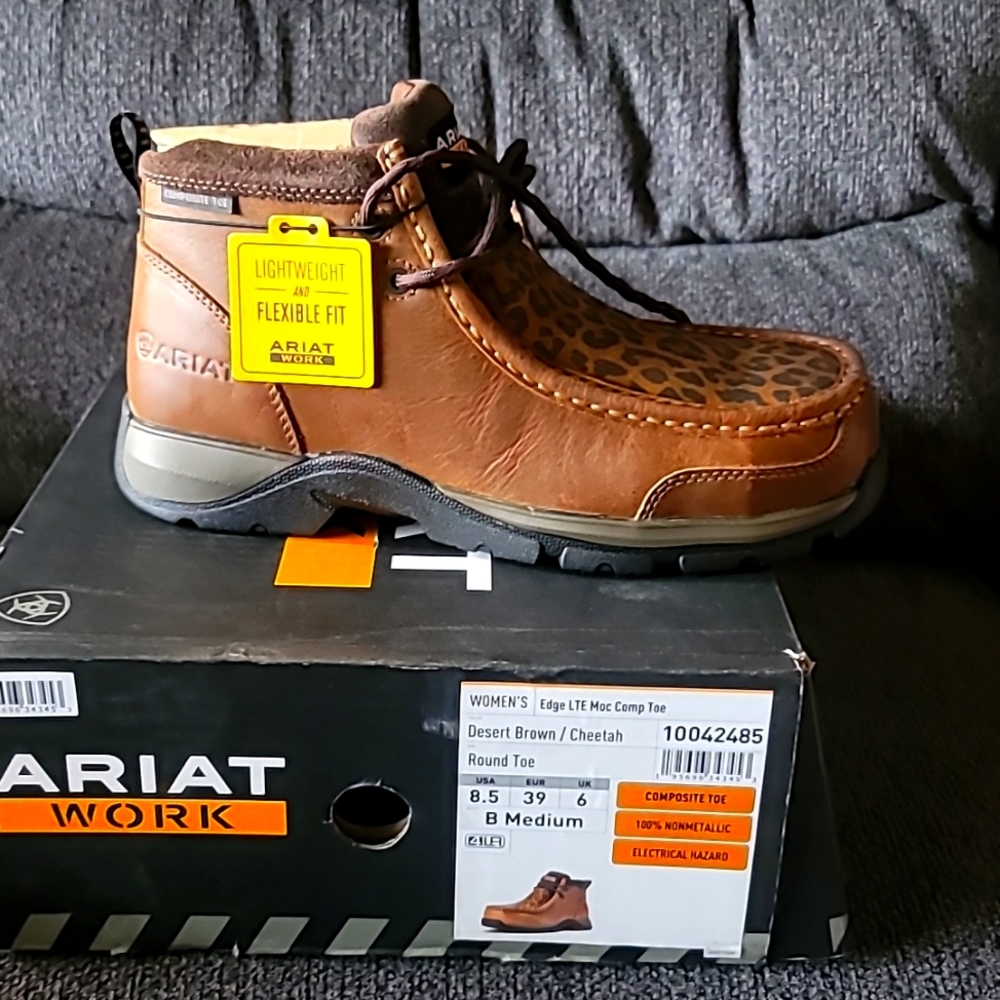 Women's Ariat Edge LTE Moc Composite Toe 8.5 Brand New